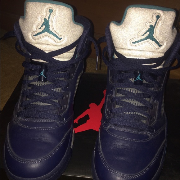 *TRADED* Retro 5 pre grape/hornets - Picture 2 of 6