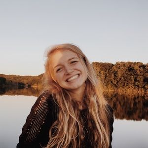 Meet your Posher, Mikayla