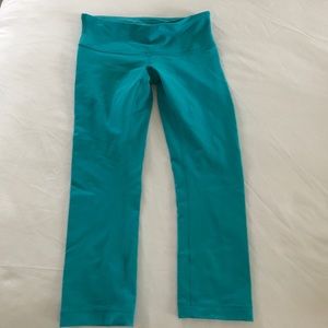 Lululemon cropped wunder under