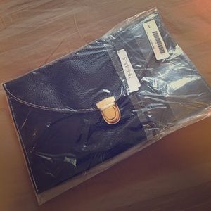 🆕✨NWT Black Clutch