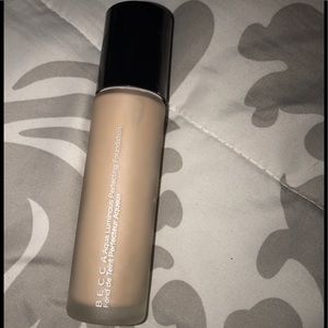 BECCA Foundation porcelain