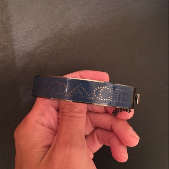 Coach clasp bangle - Picture 4 of 4