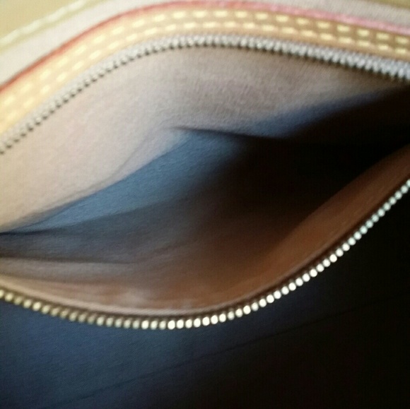 ⭐🎀SALE 🎀⭐AUTH LV beige vernis Reade PM - Picture 4 of 4