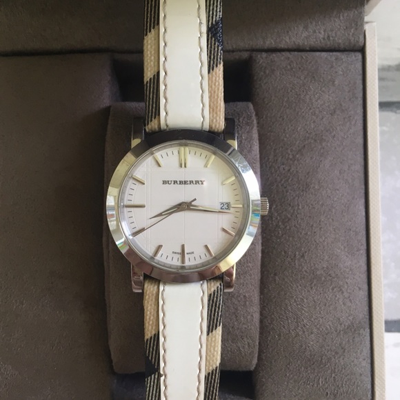 Authentic Burberry watch with box main image 7