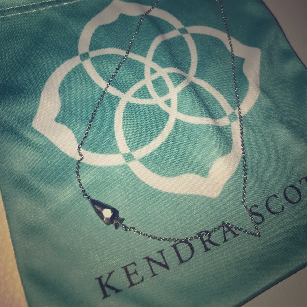 Kendra Scott Arrowhead necklace