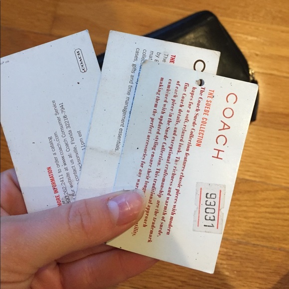 Black leather Coach wallet- NO OFFERS PLEASE - Picture 4 of 8