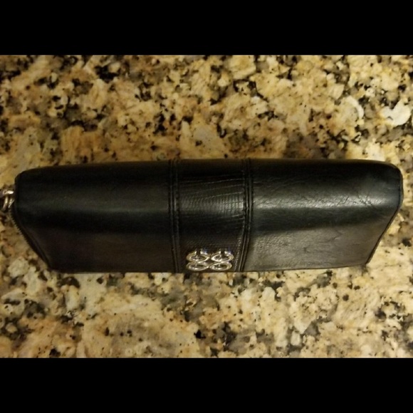 Black leather Coach wallet- NO OFFERS PLEASE - Picture 7 of 8
