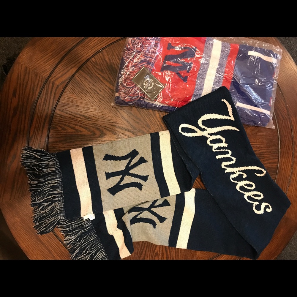 2 NEW yankee scarf