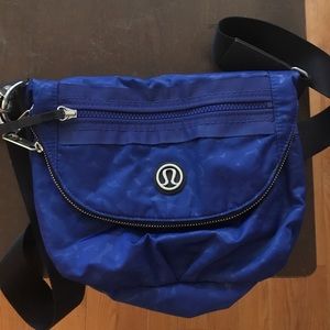 Lululemon festival bag