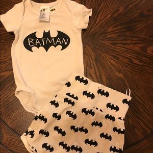 2-4 m  H&M batman onesie matching set
