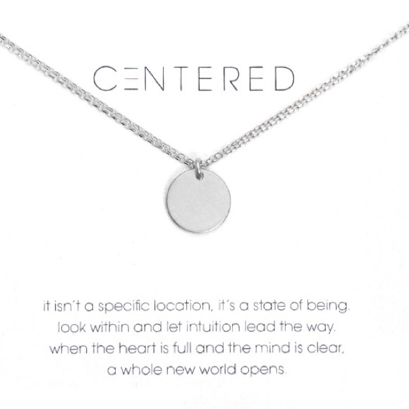 CENTERED / CIRCLE CARD NECKLACE - Picture 1 of 2