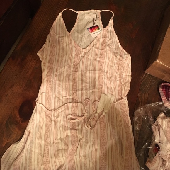 White Fringed Tie Waist V-Neck Tank Top - Picture 3 of 6