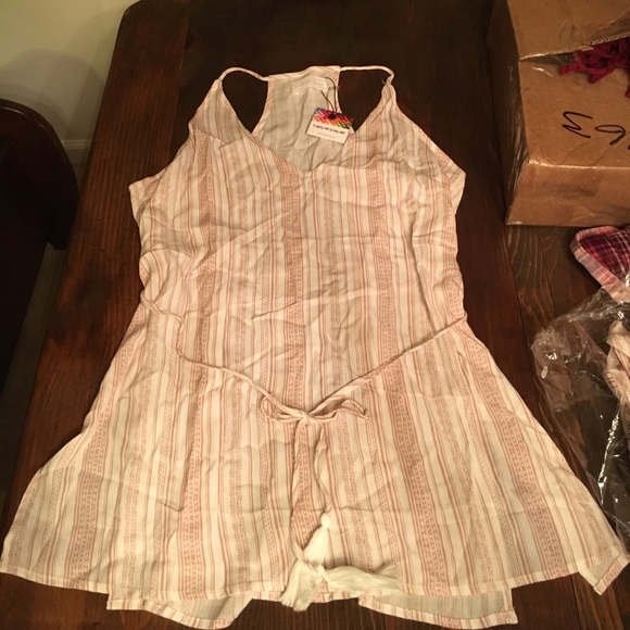 White Fringed Tie Waist V-Neck Tank Top - Picture 6 of 6