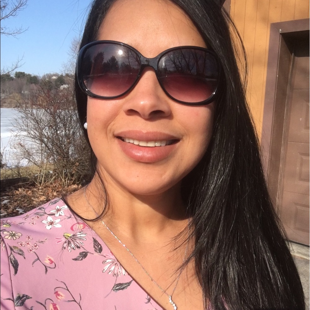 Meet your Posher, Yelaine