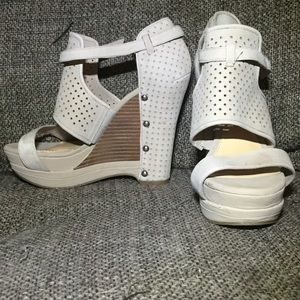 Gianni Bini wedge heels