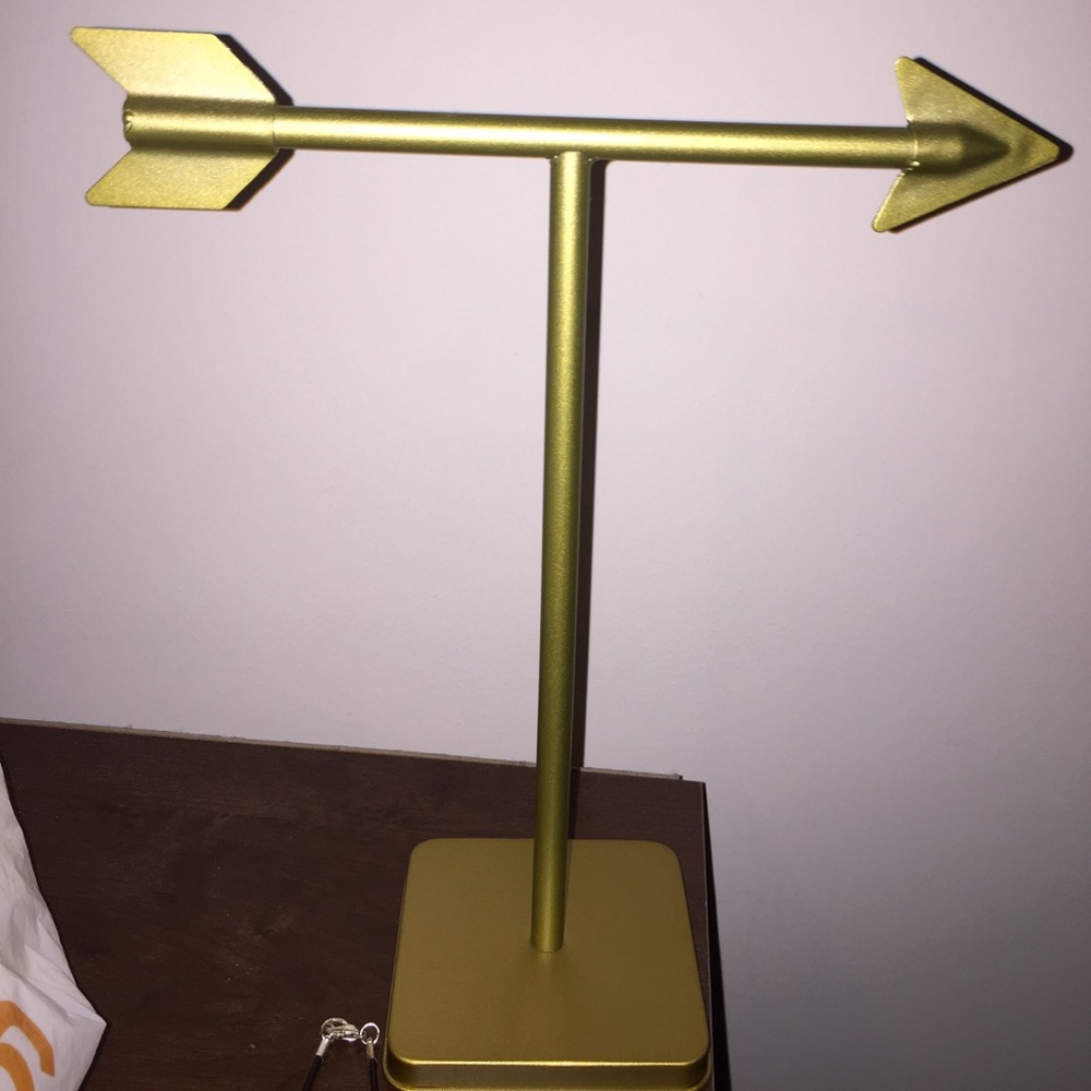 Necklace holder and necklaces