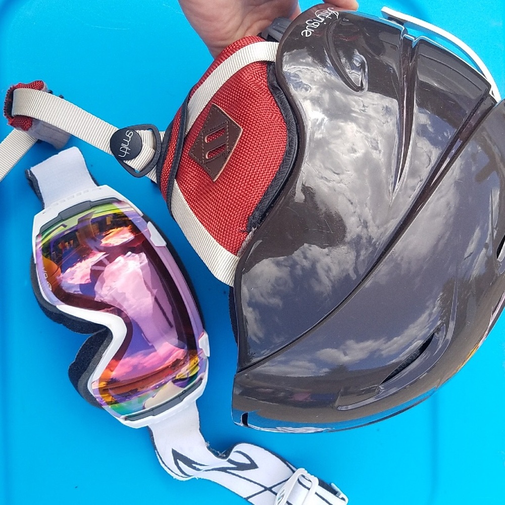 Smith ski goggles and helmet.