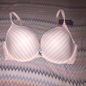 A 38DD Bra