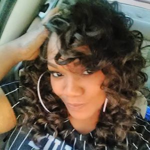 Meet your Posher, Shenika