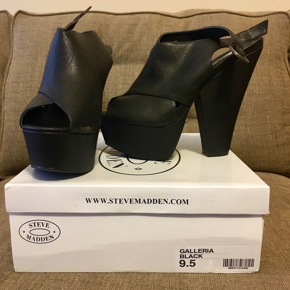 Steve Madden Black Galleria Heel - Size 9.5