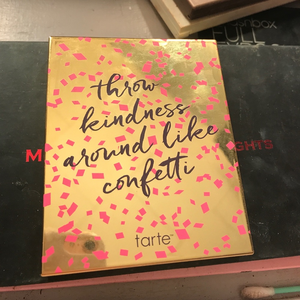 Limited edition Tarte eye shadow palette