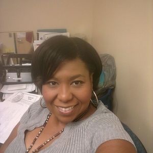 Meet your Posher, Dionne