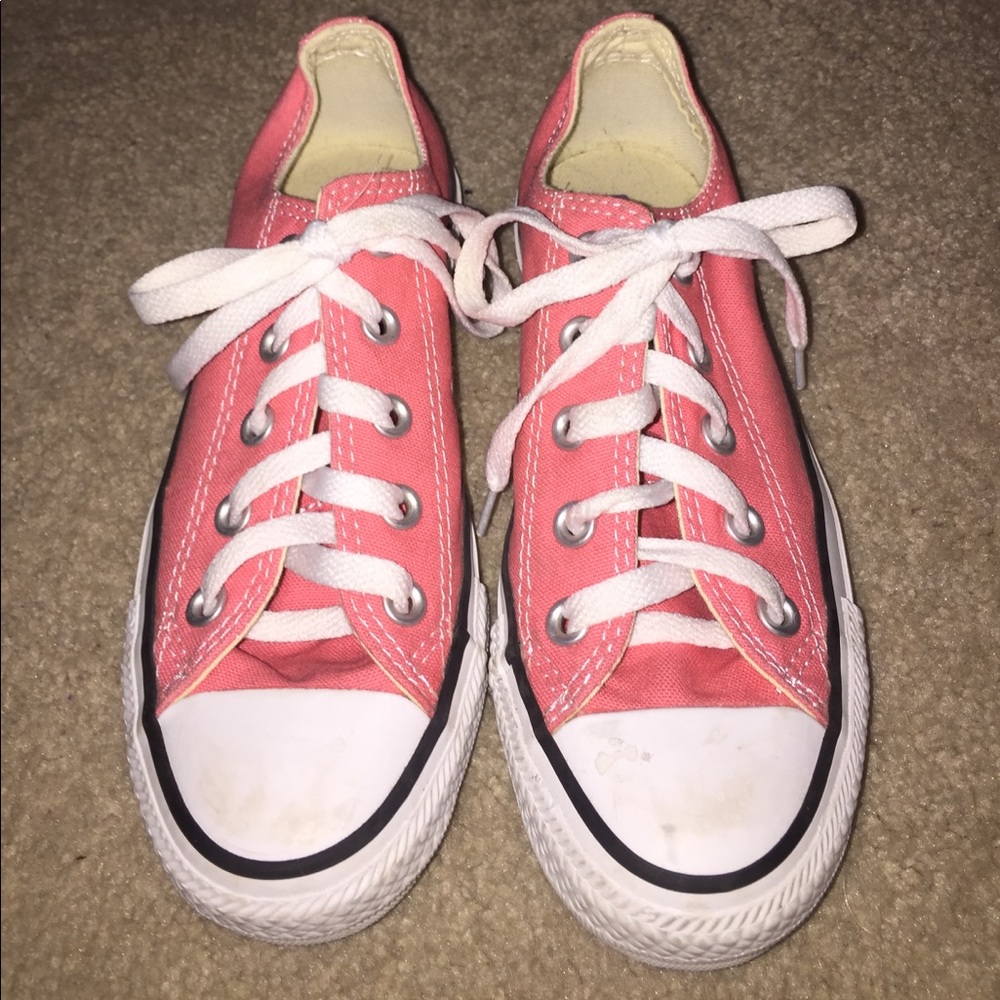 Salmon Colored Low-Top Converse💕