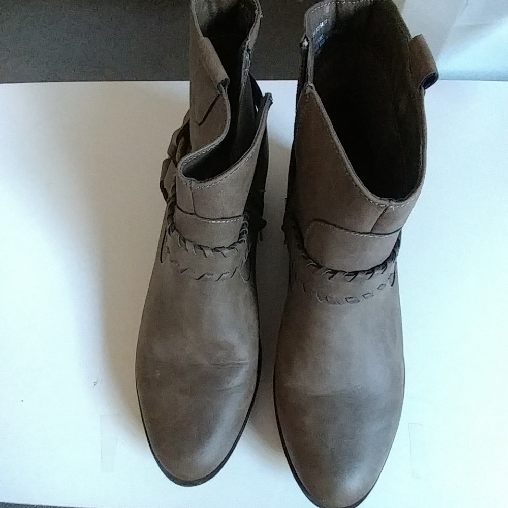 ***sold***Xoxo booties