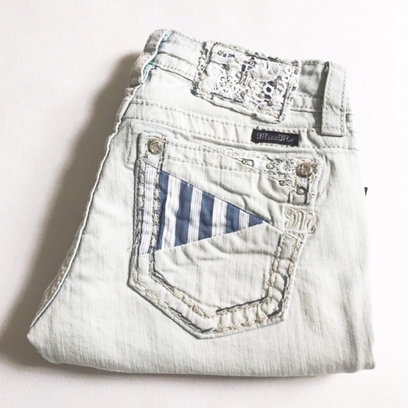 Last one Sz 26🌹Miss me signature cuffed capri - Picture 2 of 5