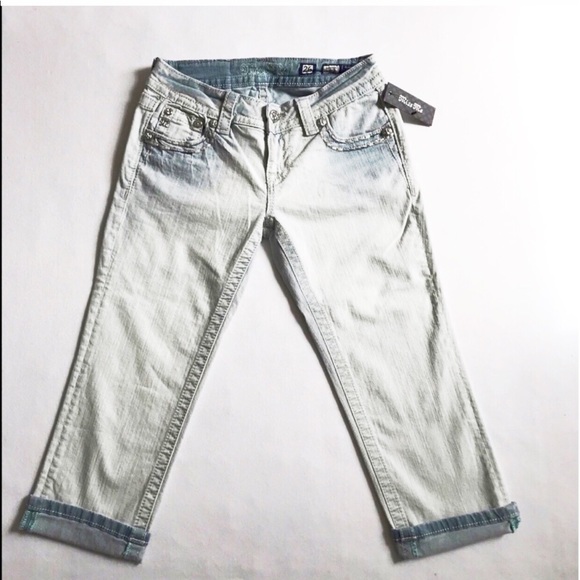 Last one Sz 26🌹Miss me signature cuffed capri - Picture 4 of 5