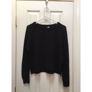 Black basic sweater crop top
