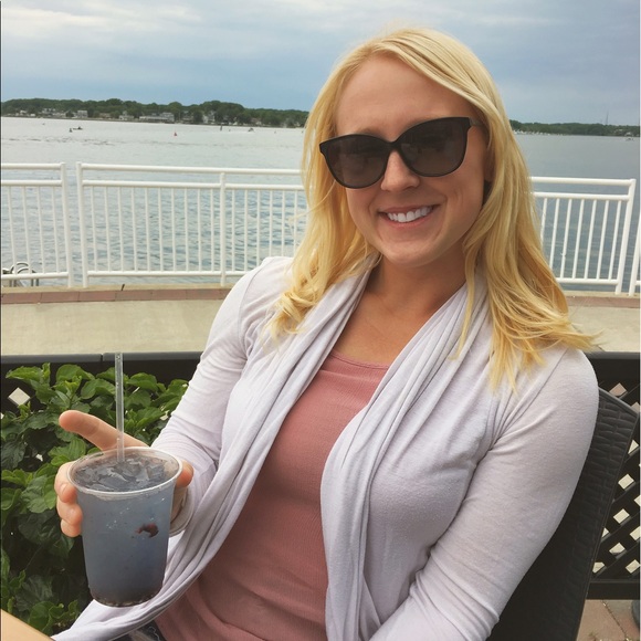 Meet your Posher, Samantha - Picture 1 of 1