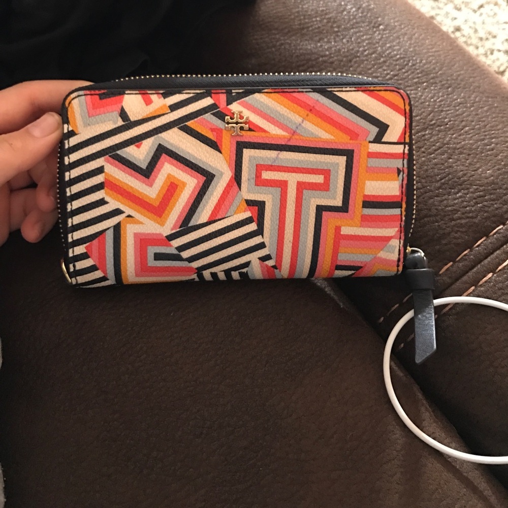 Tory burch wallet