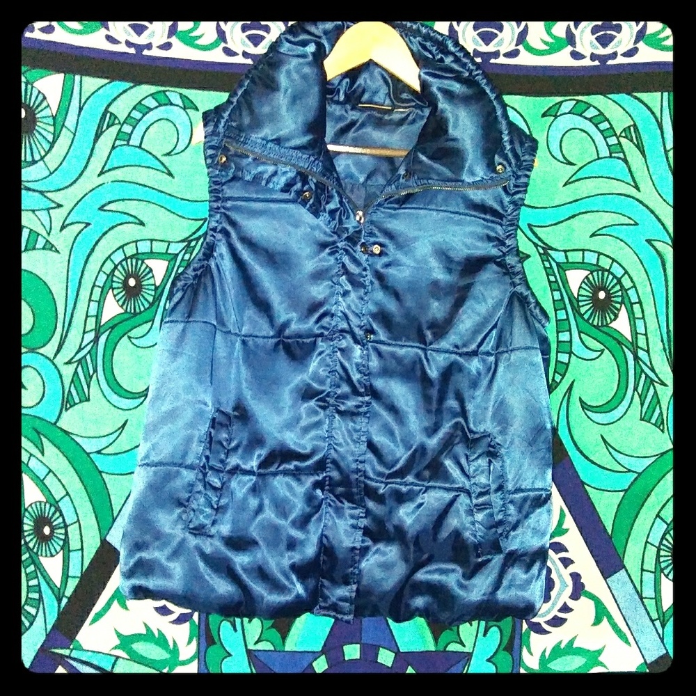 North crest blue soft vest