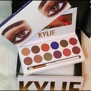 Kylie Royal Peach