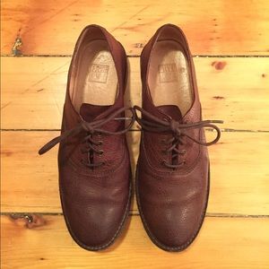 Frye Paige Lace Up Oxfords. Dark Brown.