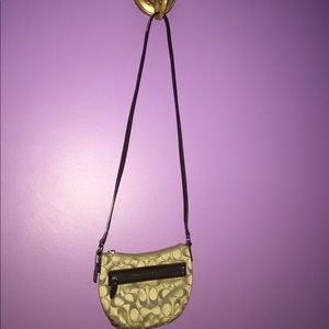 Coach women's shoulder bag