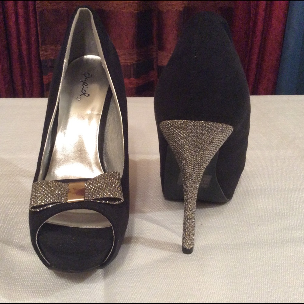 Qupid peep toe Heels