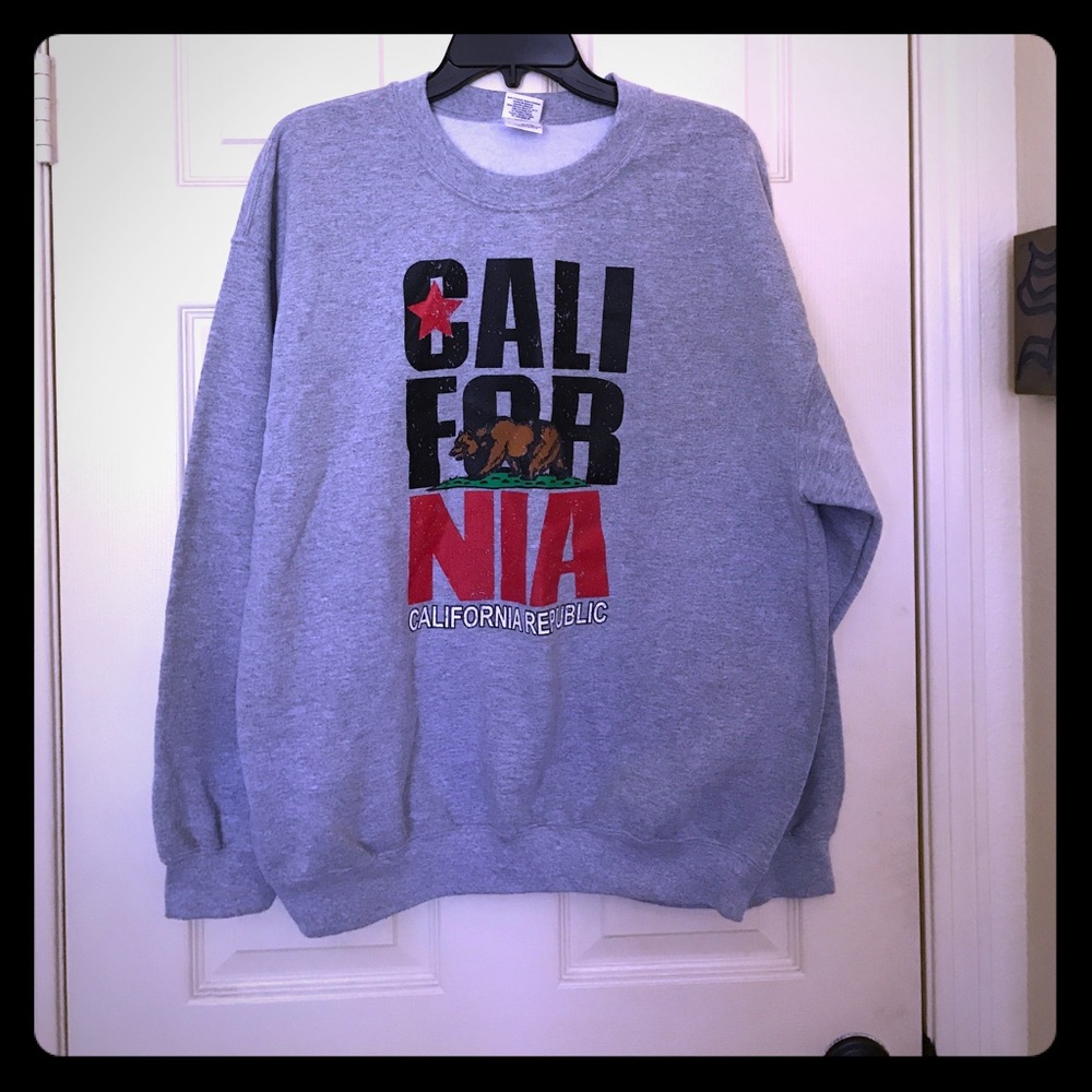 Sweatshirt.
