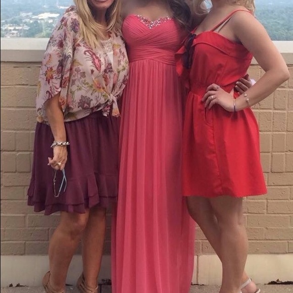 Long pink formal dress with gemstones - Picture 2 of 5