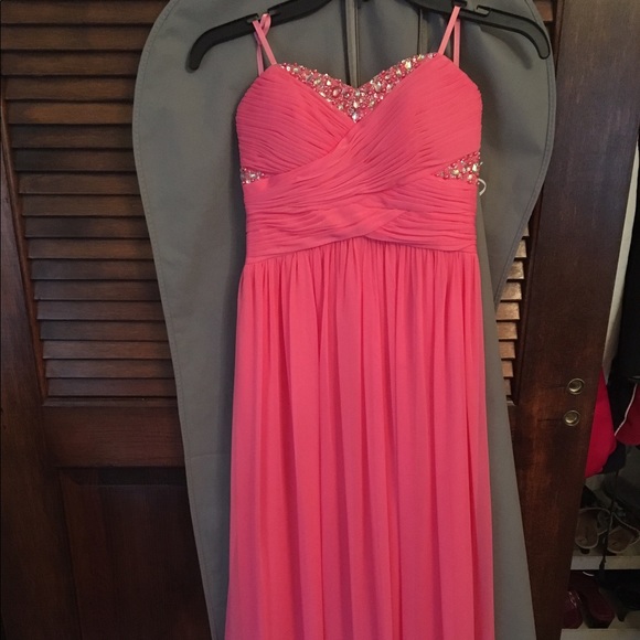 Long pink formal dress with gemstones - Picture 3 of 5