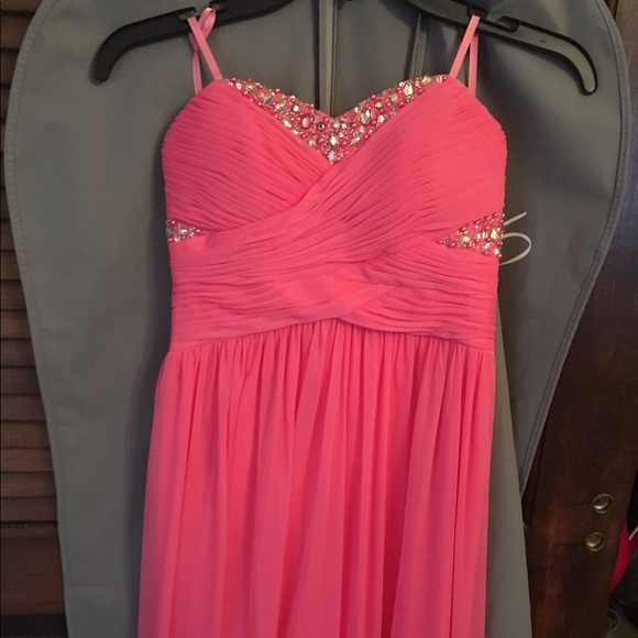 Long pink formal dress with gemstones - Picture 5 of 5