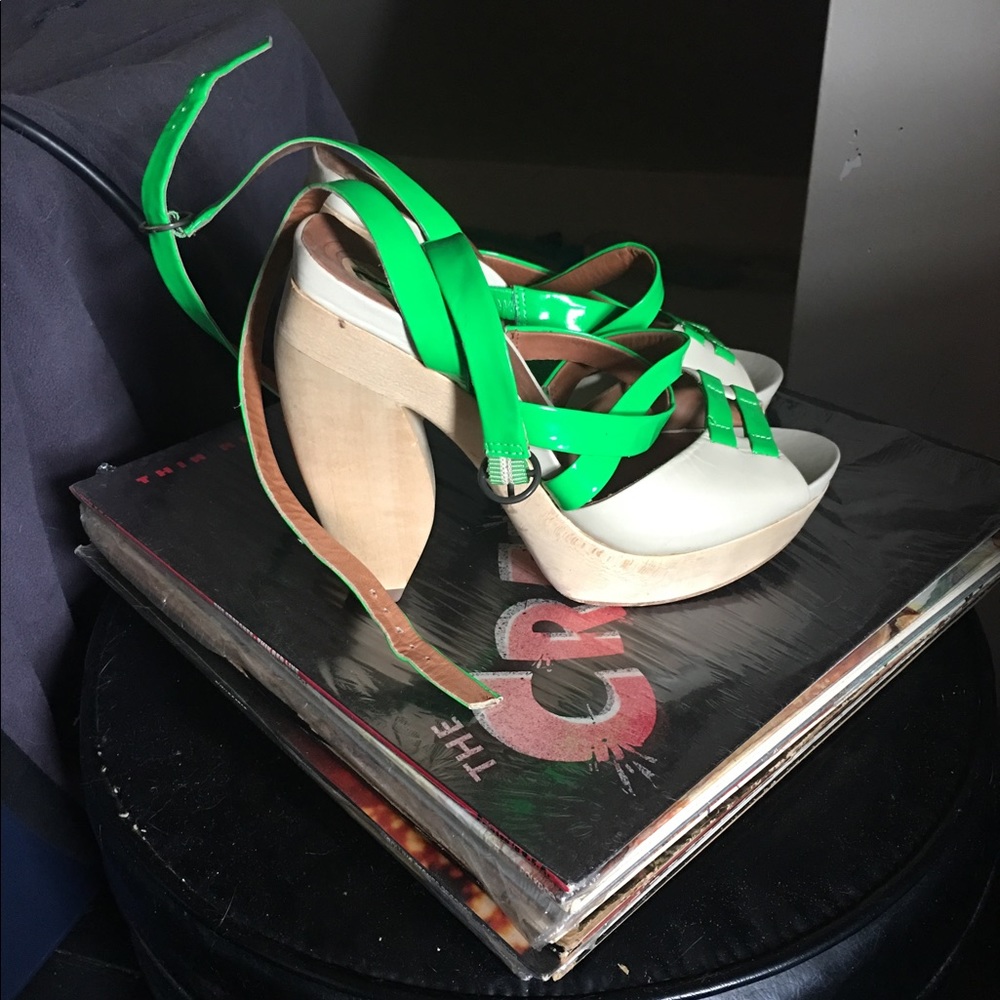 Platform sandals