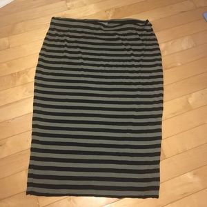 Vince Camuto Army Green and Black Pencil Skirt
