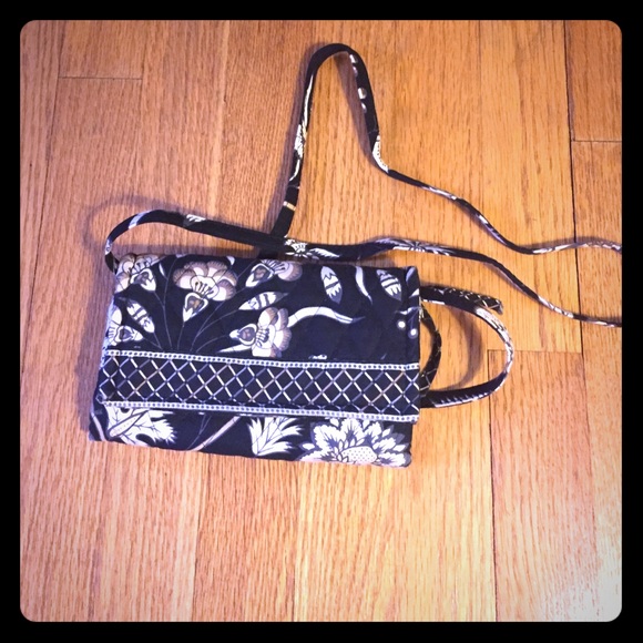 Vera Bradley Handbags - Vera Bradley wallet with removable strap