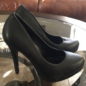 Brand new black heels