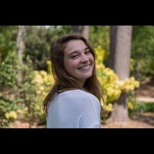 Meet your Posher, Elise