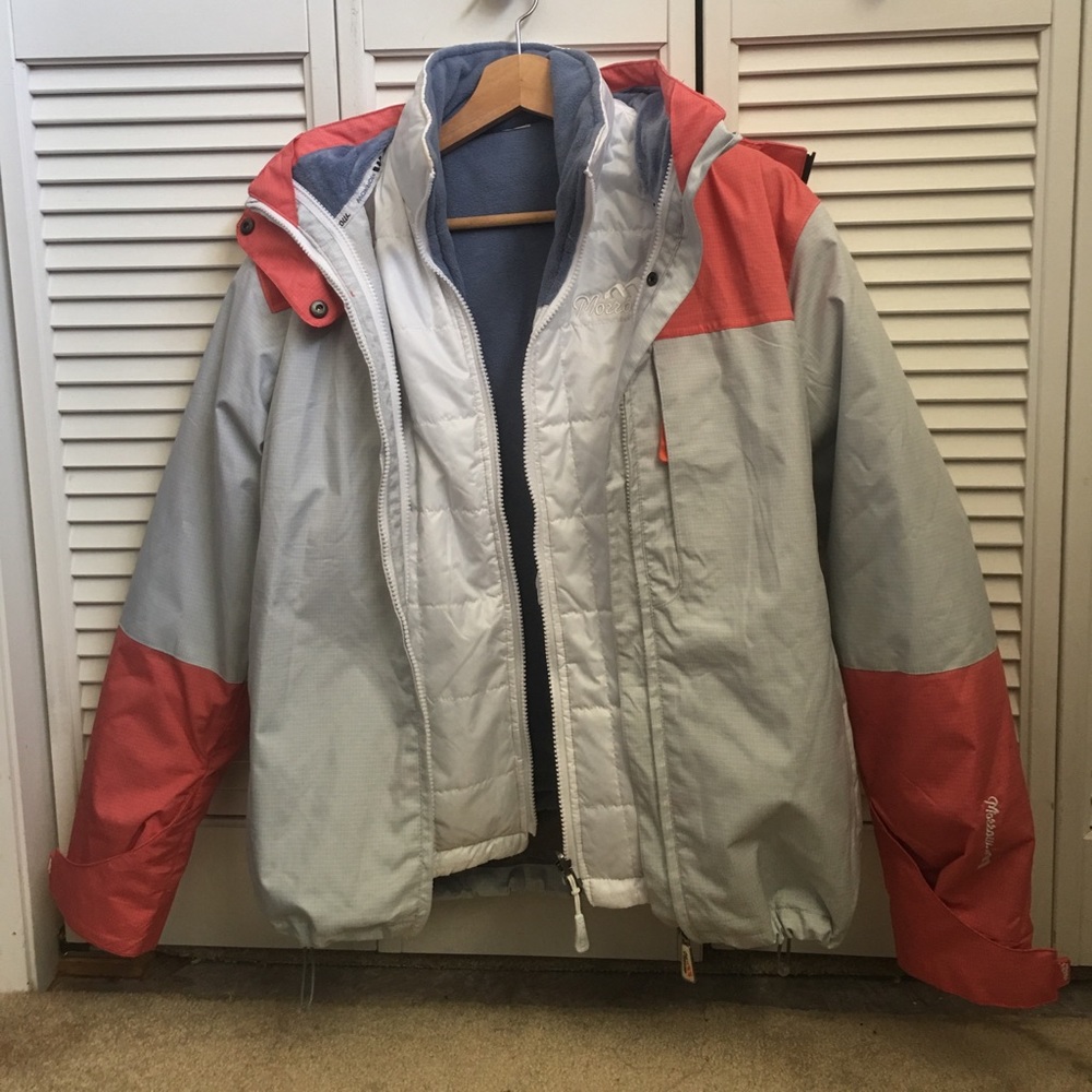 *one day sale* Size small Morrow snowboard jacket