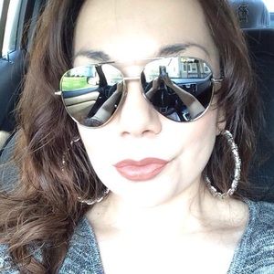 Meet your Posher, Tara