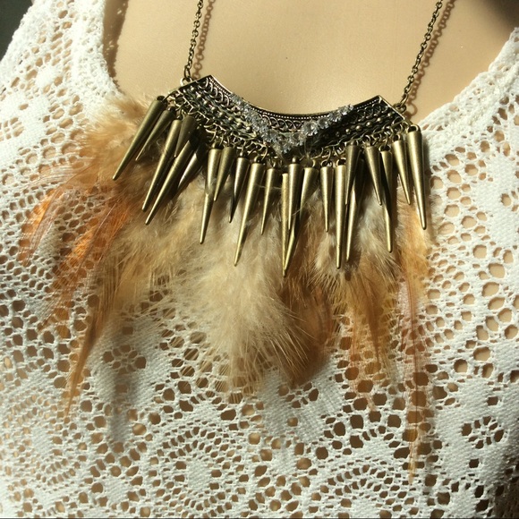 🌺 FEATHER NECKLACE GOLD SPIKE BOHO CHIC CUSTOM UPCYCLE BLING DIAMOND RHINESTONE - Picture 4 of 4